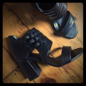 Zara Black Leather Buckle Chunky Heels 7 37